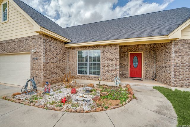 1007 Verbena, Floresville, TX 78114