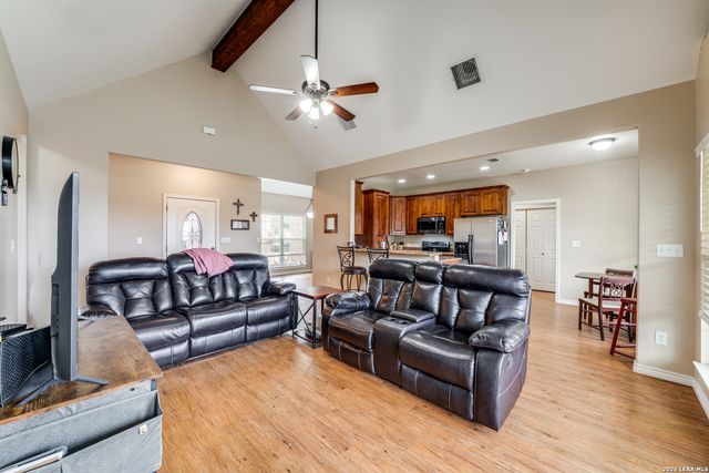 1007 Verbena, Floresville, TX 78114