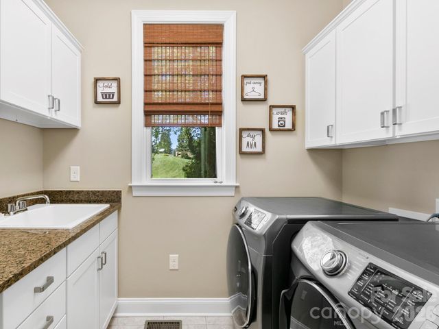 32 Lake Vista Drive, Fletcher, NC 28732
