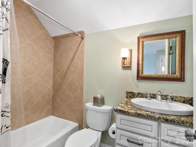 32 Lake Vista Drive, Fletcher, NC 28732
