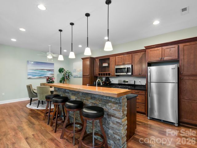 32 Lake Vista Drive, Fletcher, NC 28732