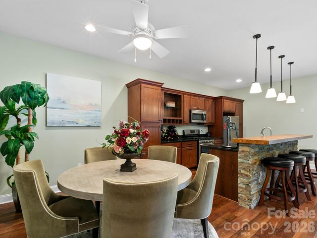 32 Lake Vista Drive, Fletcher, NC 28732