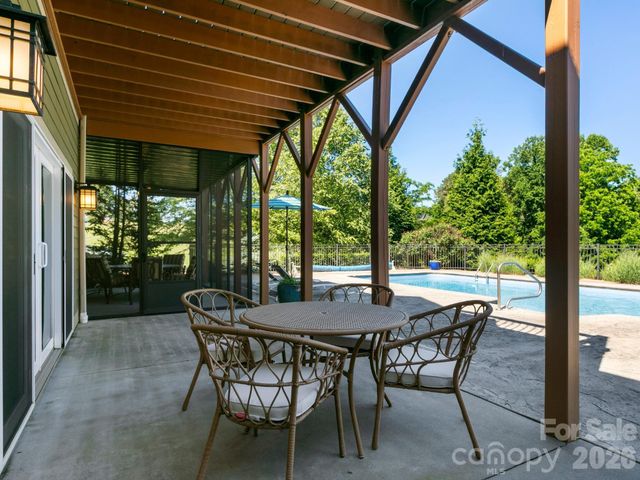 32 Lake Vista Drive, Fletcher, NC 28732