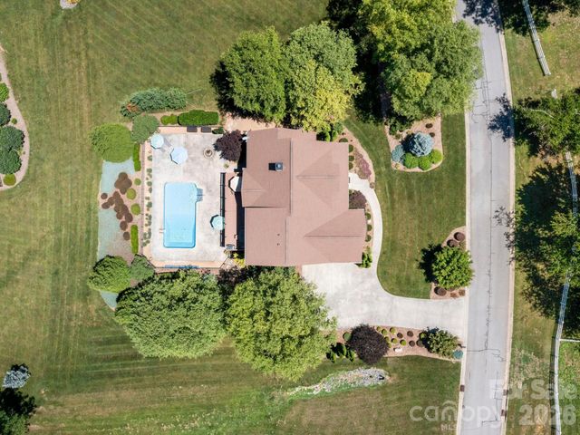 32 Lake Vista Drive, Fletcher, NC 28732