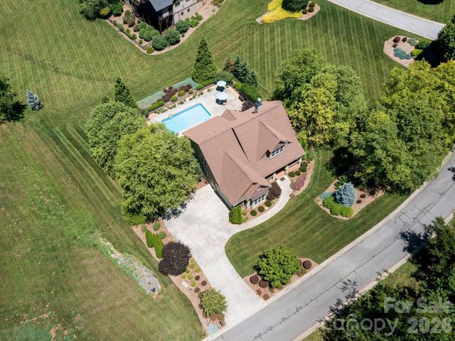 32 Lake Vista Drive, Fletcher, NC 28732