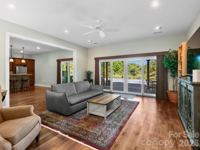 32 Lake Vista Drive, Fletcher, NC 28732