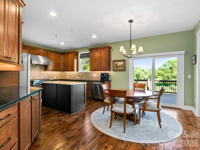 32 Lake Vista Drive, Fletcher, NC 28732