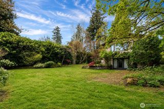 7611 NE 8th Street, Medina, WA 98039