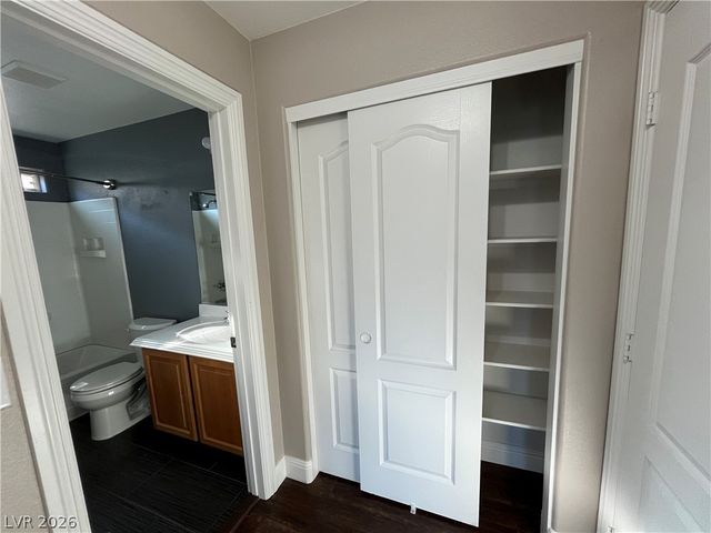 8784 Traveling Breeze Avenue 101, Las Vegas, NV 89178