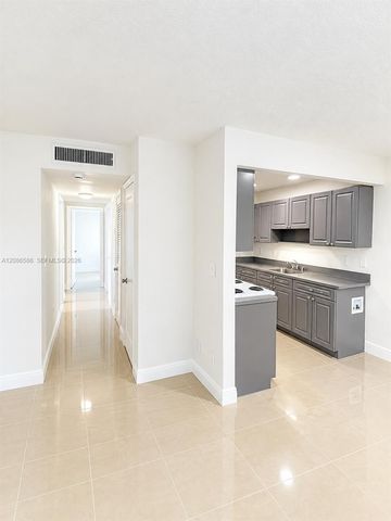 1337 S Dixie Highway 517, Deerfield Beach, FL 33441