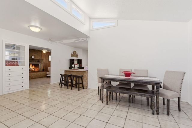1009 Dakota Street NE, Albuquerque, NM 87110