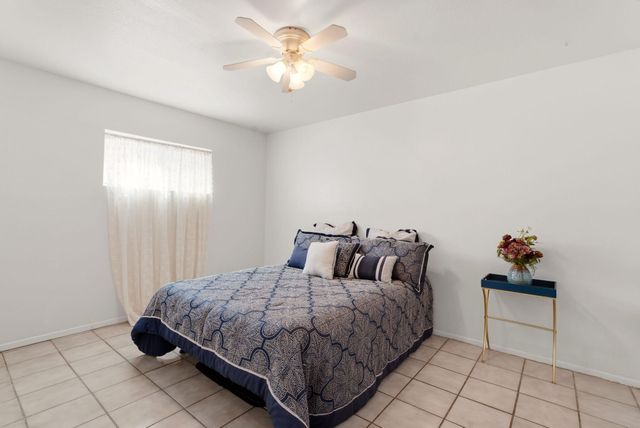 1009 Dakota Street NE, Albuquerque, NM 87110