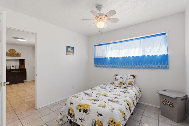 1009 Dakota Street NE, Albuquerque, NM 87110