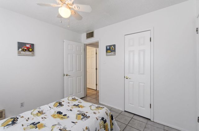 1009 Dakota Street NE, Albuquerque, NM 87110