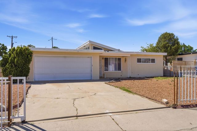 1009 Dakota Street NE, Albuquerque, NM 87110