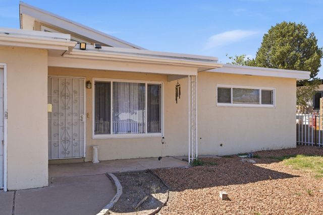 1009 Dakota Street NE, Albuquerque, NM 87110