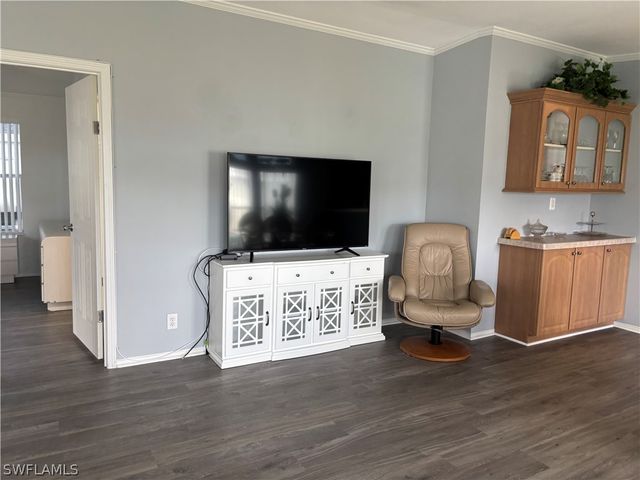 12 Aquamarine AVE 12Q, Naples, FL 34114