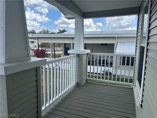 12 Aquamarine AVE 12Q, Naples, FL 34114