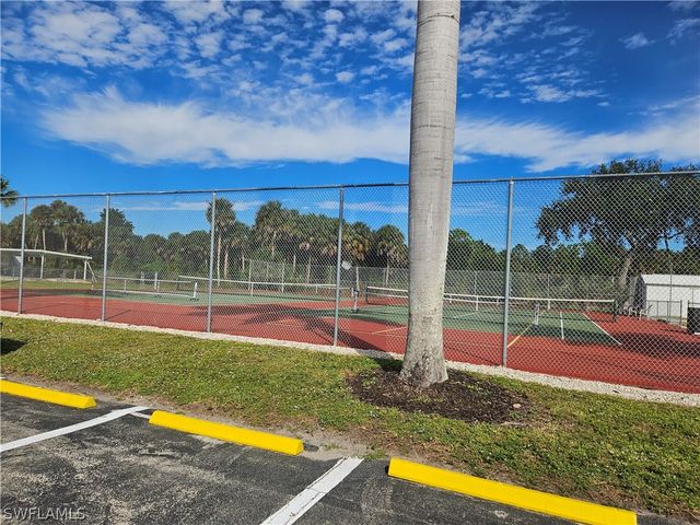 12 Aquamarine AVE 12Q, Naples, FL 34114