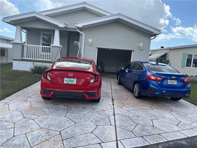 12 Aquamarine AVE 12Q, Naples, FL 34114
