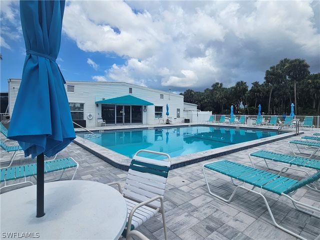 12 Aquamarine AVE 12Q, Naples, FL 34114