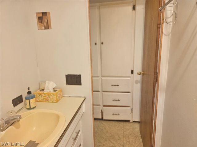 12 Aquamarine AVE 12Q, Naples, FL 34114