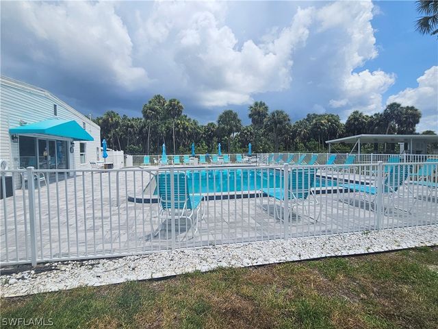 12 Aquamarine AVE 12Q, Naples, FL 34114
