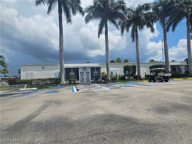 12 Aquamarine AVE 12Q, Naples, FL 34114