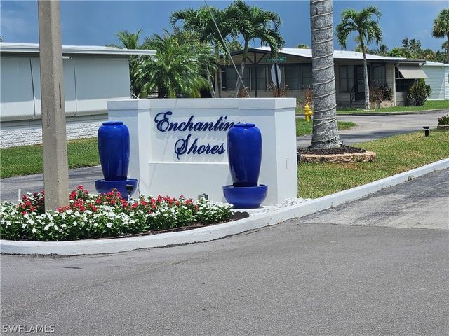 12 Aquamarine AVE 12Q, Naples, FL 34114