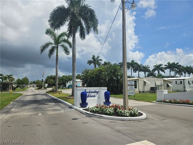 12 Aquamarine AVE 12Q, Naples, FL 34114