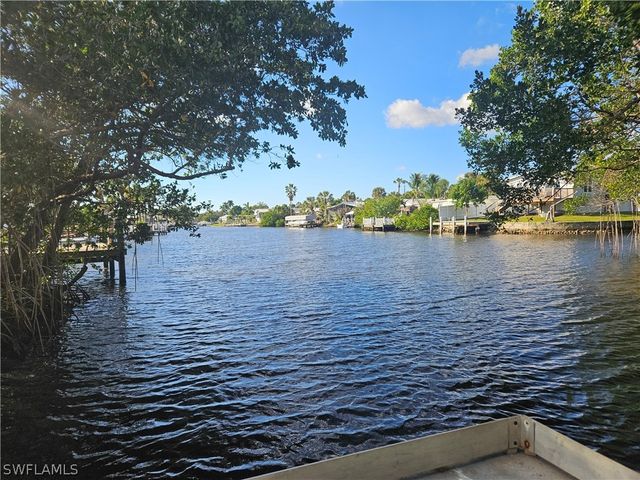 12 Aquamarine AVE 12Q, Naples, FL 34114