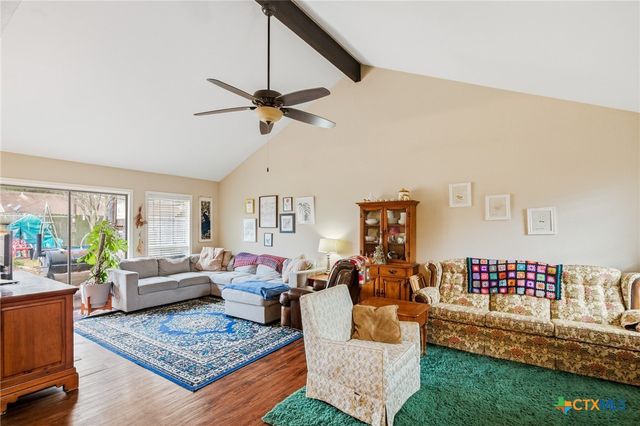 110 Rio Vista Drive, Victoria, TX 77904