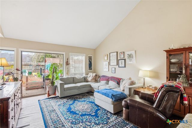 110 Rio Vista Drive, Victoria, TX 77904