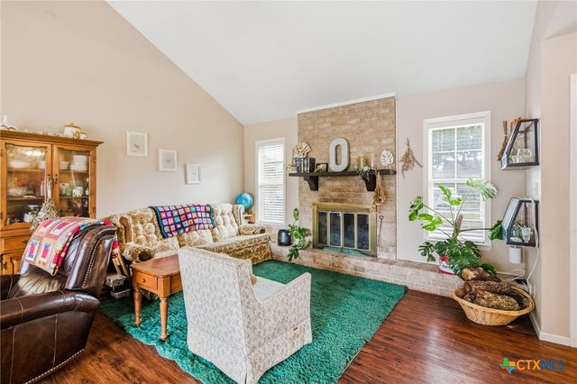 110 Rio Vista Drive, Victoria, TX 77904