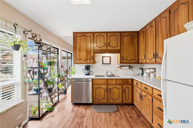 110 Rio Vista Drive, Victoria, TX 77904