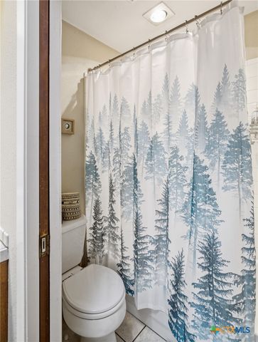 110 Rio Vista Drive, Victoria, TX 77904