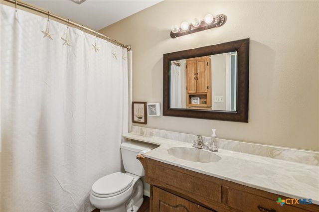 110 Rio Vista Drive, Victoria, TX 77904