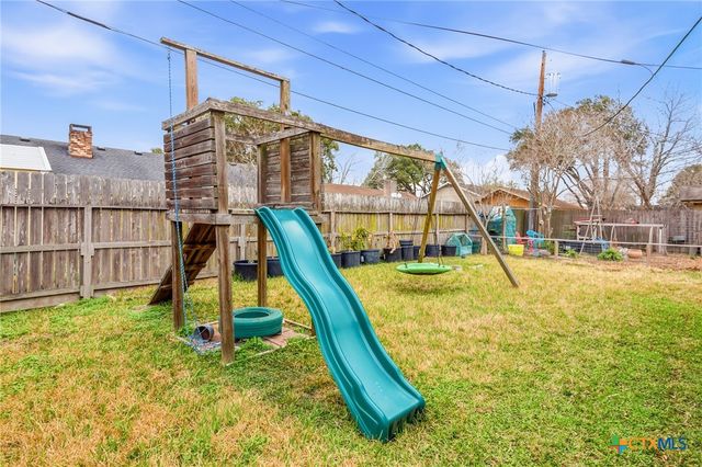 110 Rio Vista Drive, Victoria, TX 77904