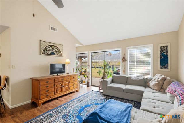 110 Rio Vista Drive, Victoria, TX 77904