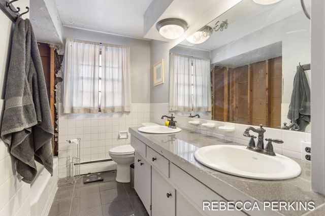 14705 Valley View Avenue, Holland, MI 49424