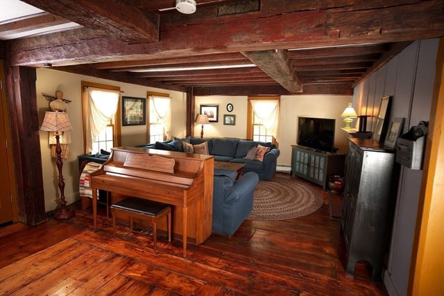 5 Putnam Hill Rd, Sutton, MA 01590