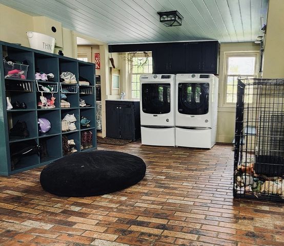 5 Putnam Hill Rd, Sutton, MA 01590