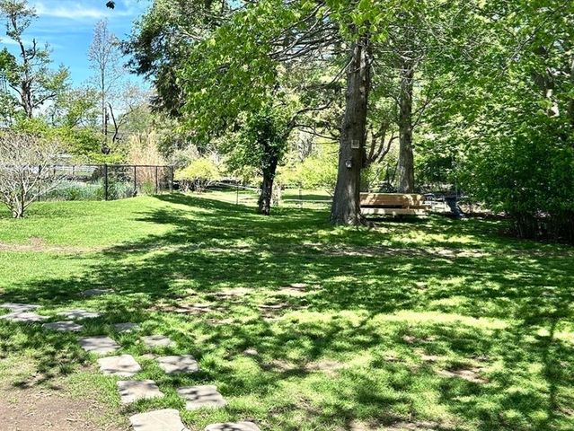 5 Putnam Hill Rd, Sutton, MA 01590