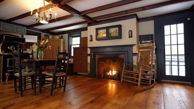 5 Putnam Hill Rd, Sutton, MA 01590