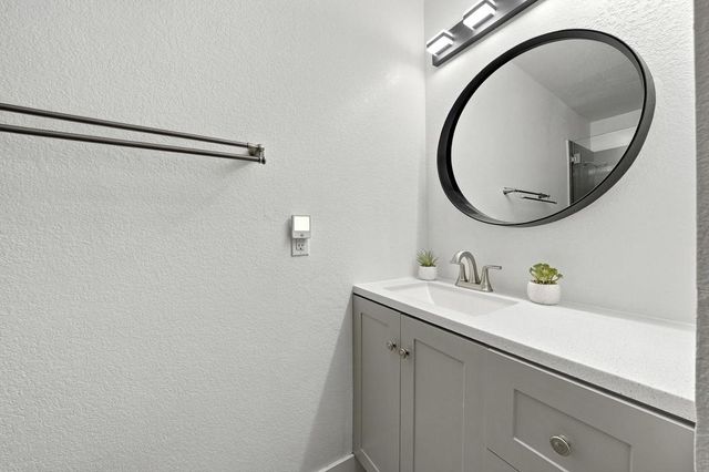 2810 N Arcadia Court A-115, Palm Springs, CA 92262