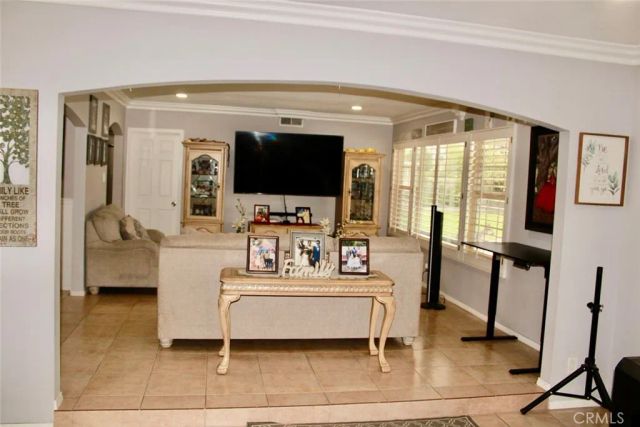 9081 Tangelo, Fontana, CA 92335