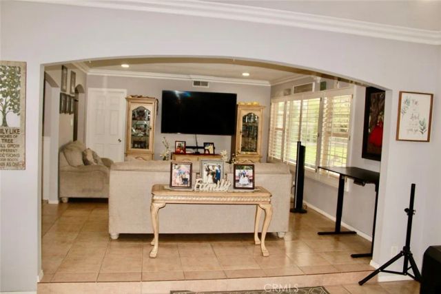 9081 Tangelo, Fontana, CA 92335