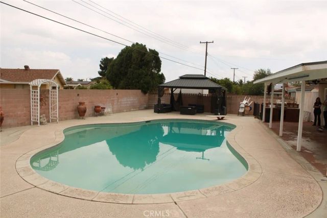 9081 Tangelo, Fontana, CA 92335