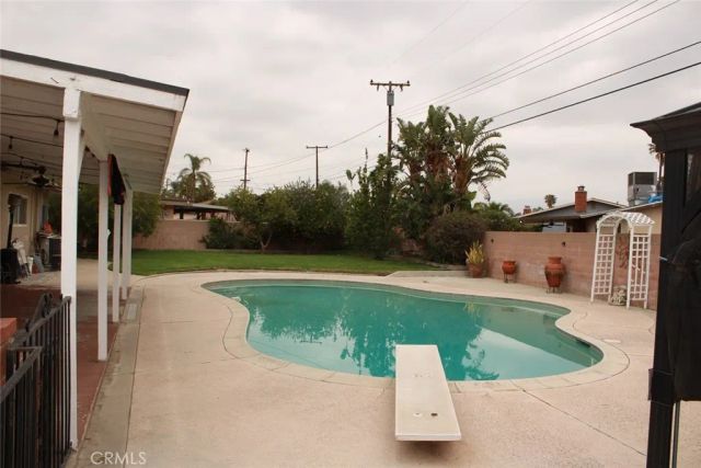9081 Tangelo, Fontana, CA 92335