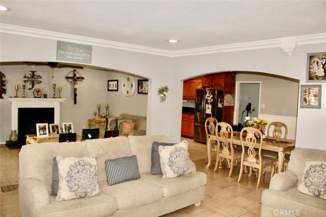 9081 Tangelo, Fontana, CA 92335